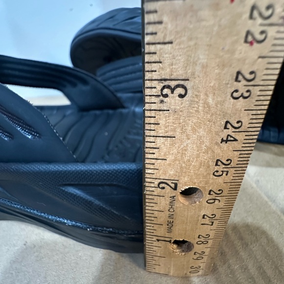 Men's/ women’s Black Foam Flip Flop Sandals - Picture 8 of 11